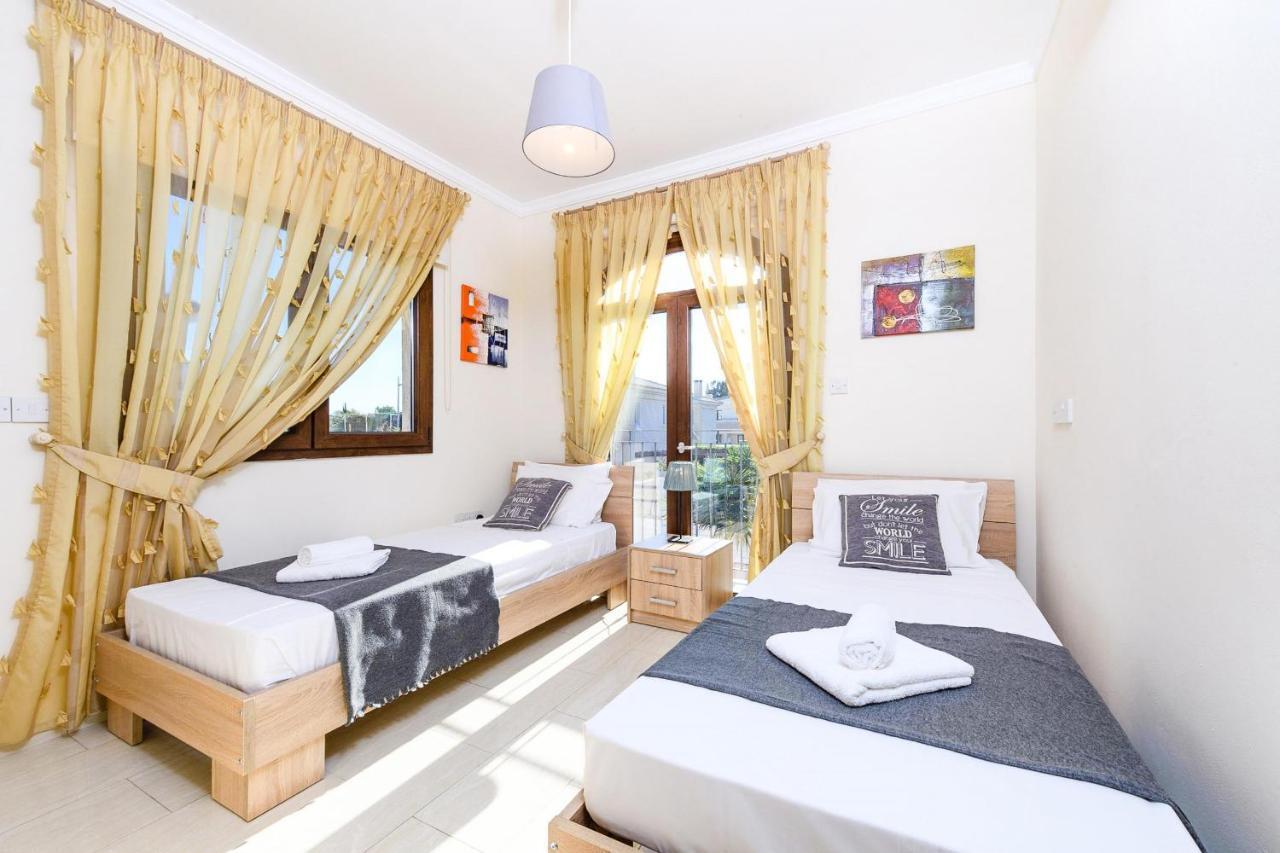 פאראלימני Blue Water Bay Villas מראה חיצוני תמונה