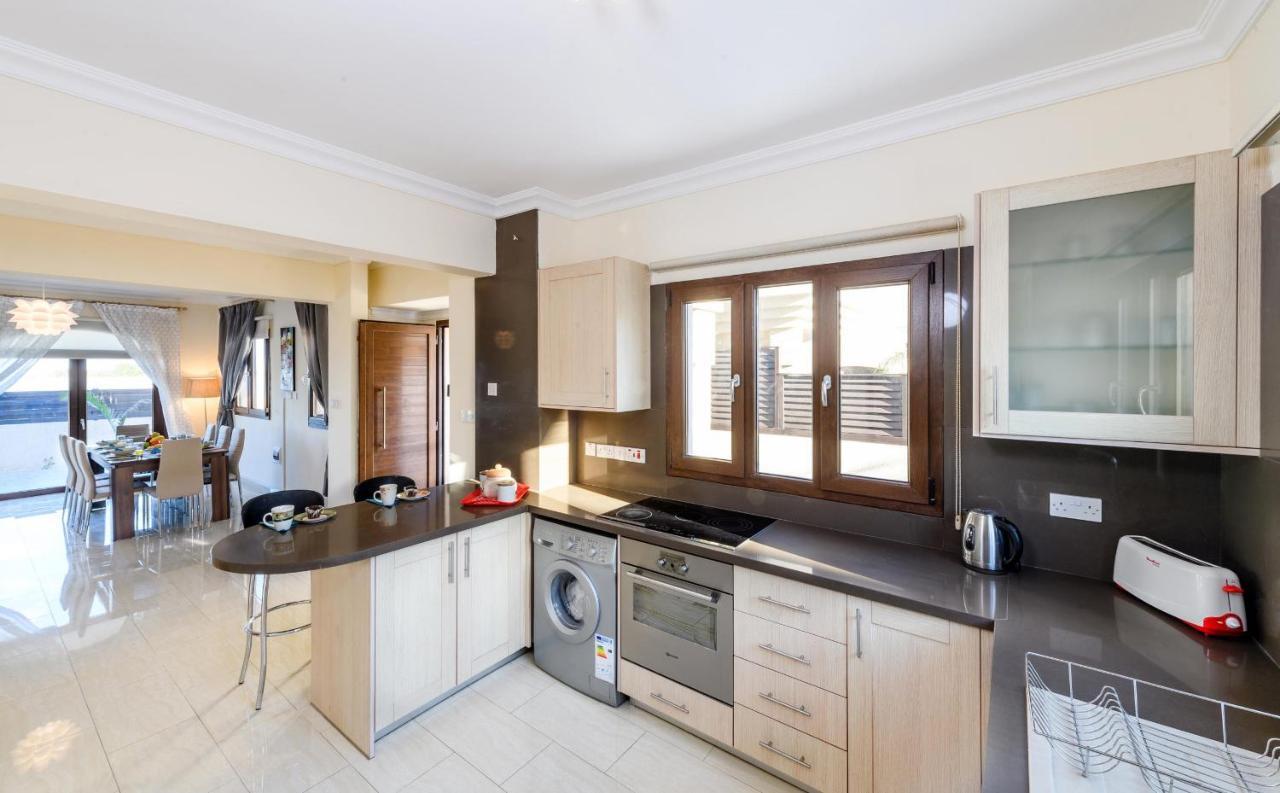 פאראלימני Blue Water Bay Villas מראה חיצוני תמונה